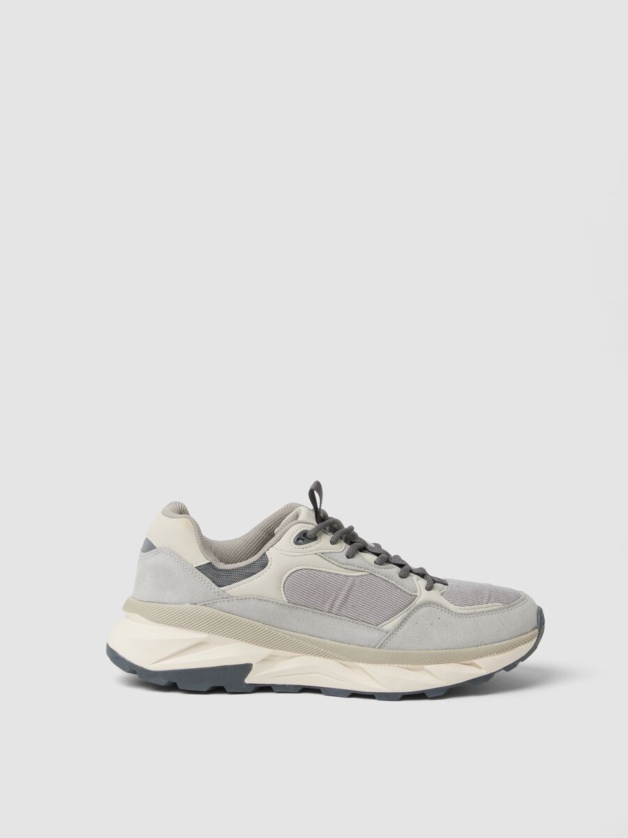 Sneakers grigie casual con lacci e suola running_0