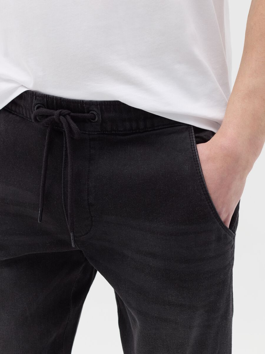 Regular-fit joggers in denim with drawstring_2