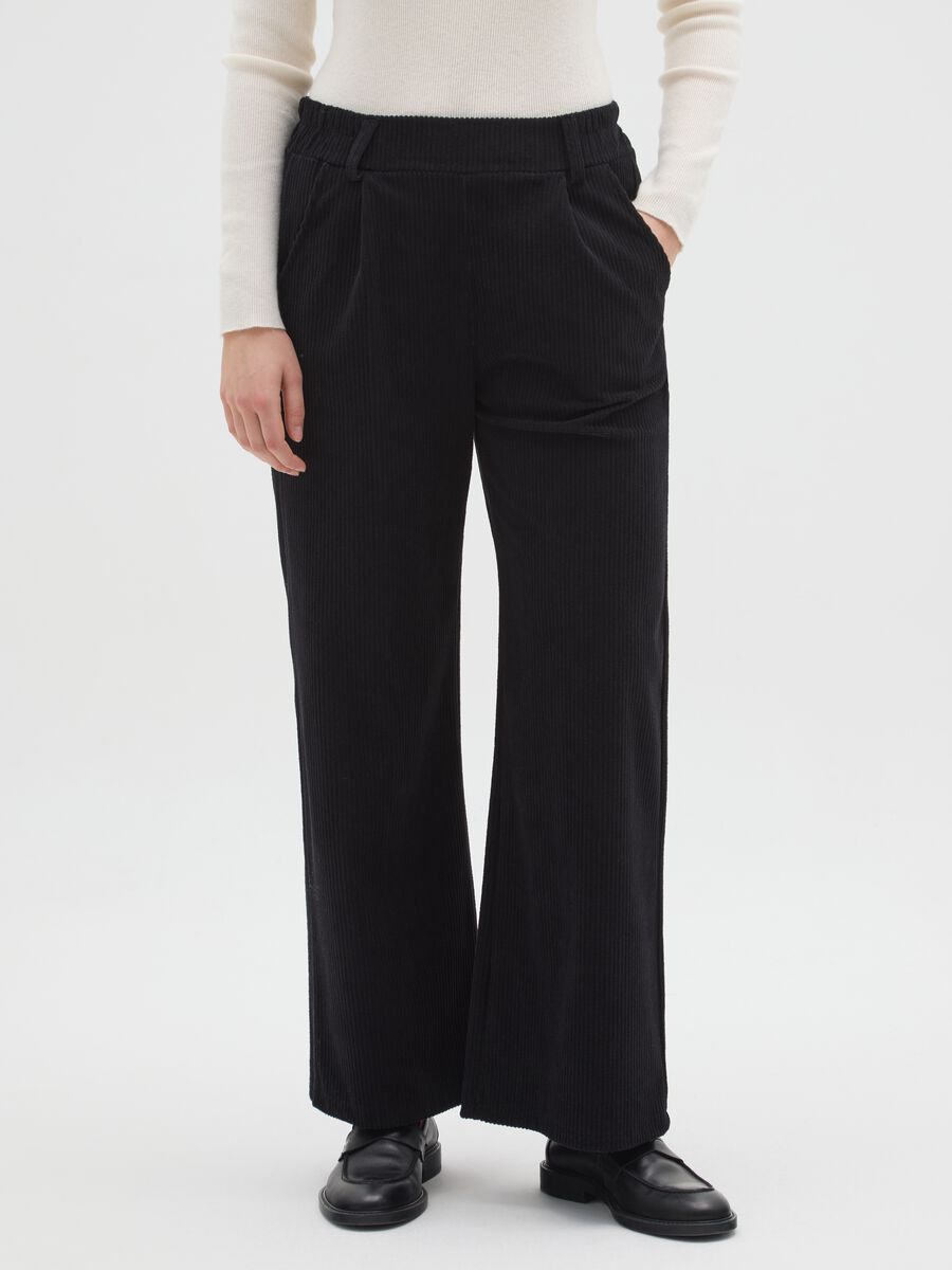 Pantaloni neri regular fit a coste_1