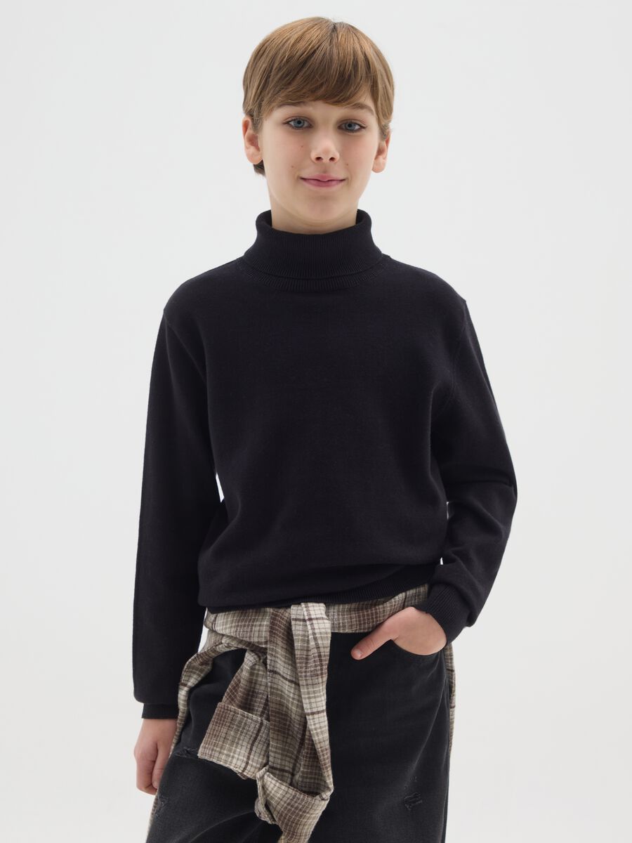 Maglione nero a collo alto da ragazzo in puro cotone regular fit_0