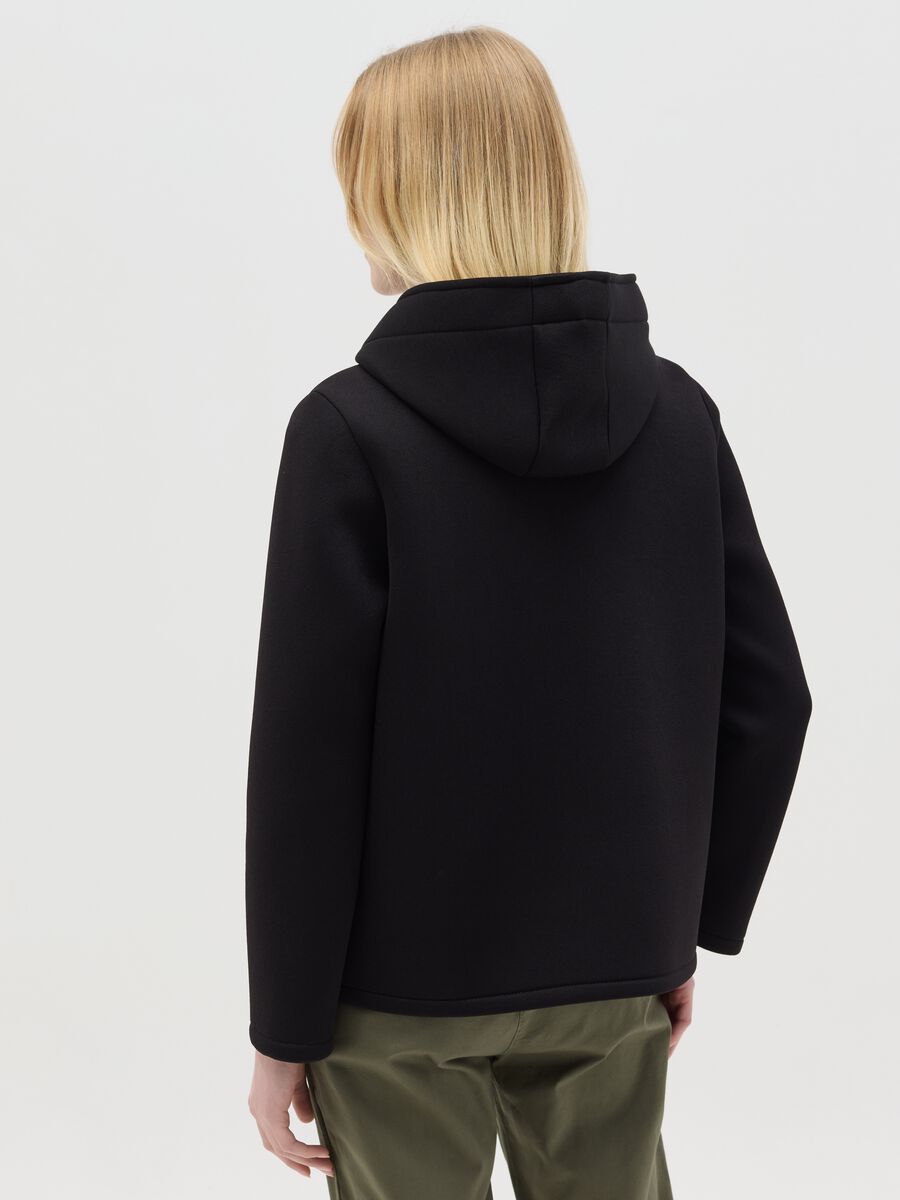 Short jacket with hood and buttons_3
