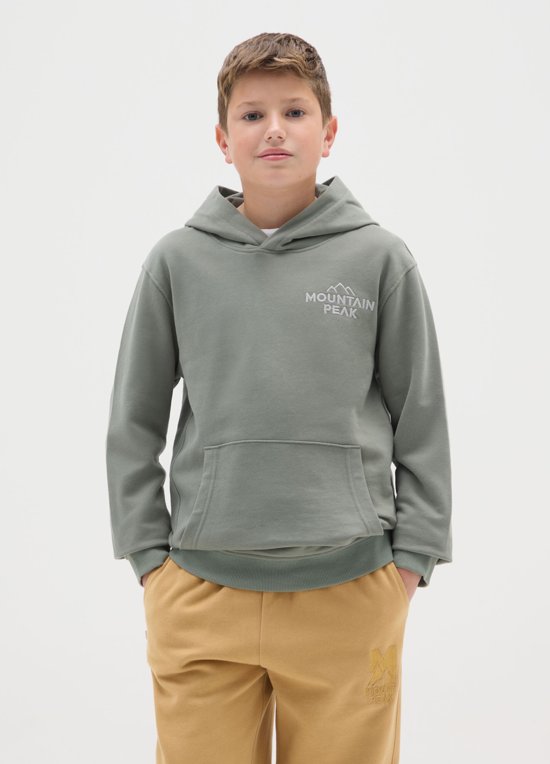 Boy's green pure cotton regular fit sweatshirt with logo