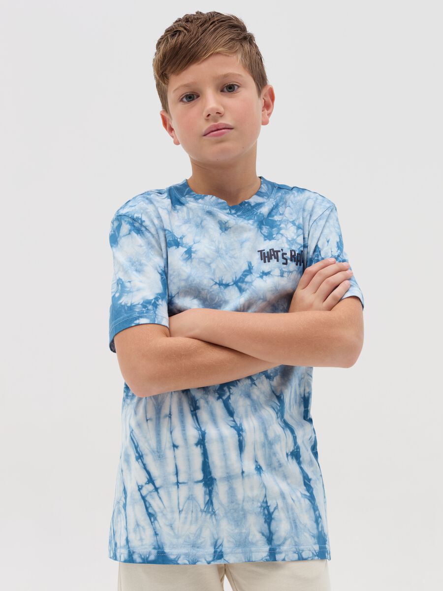 T-shirt Tie Dye con stampa "That's Rad"_0