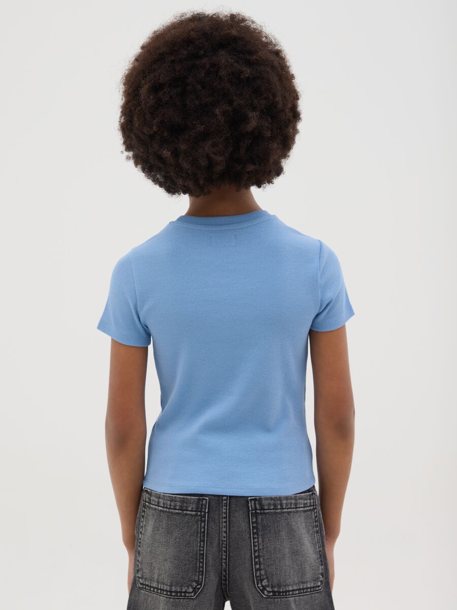 Girls’ light blue fitted T-shirt in stretch cotton_1