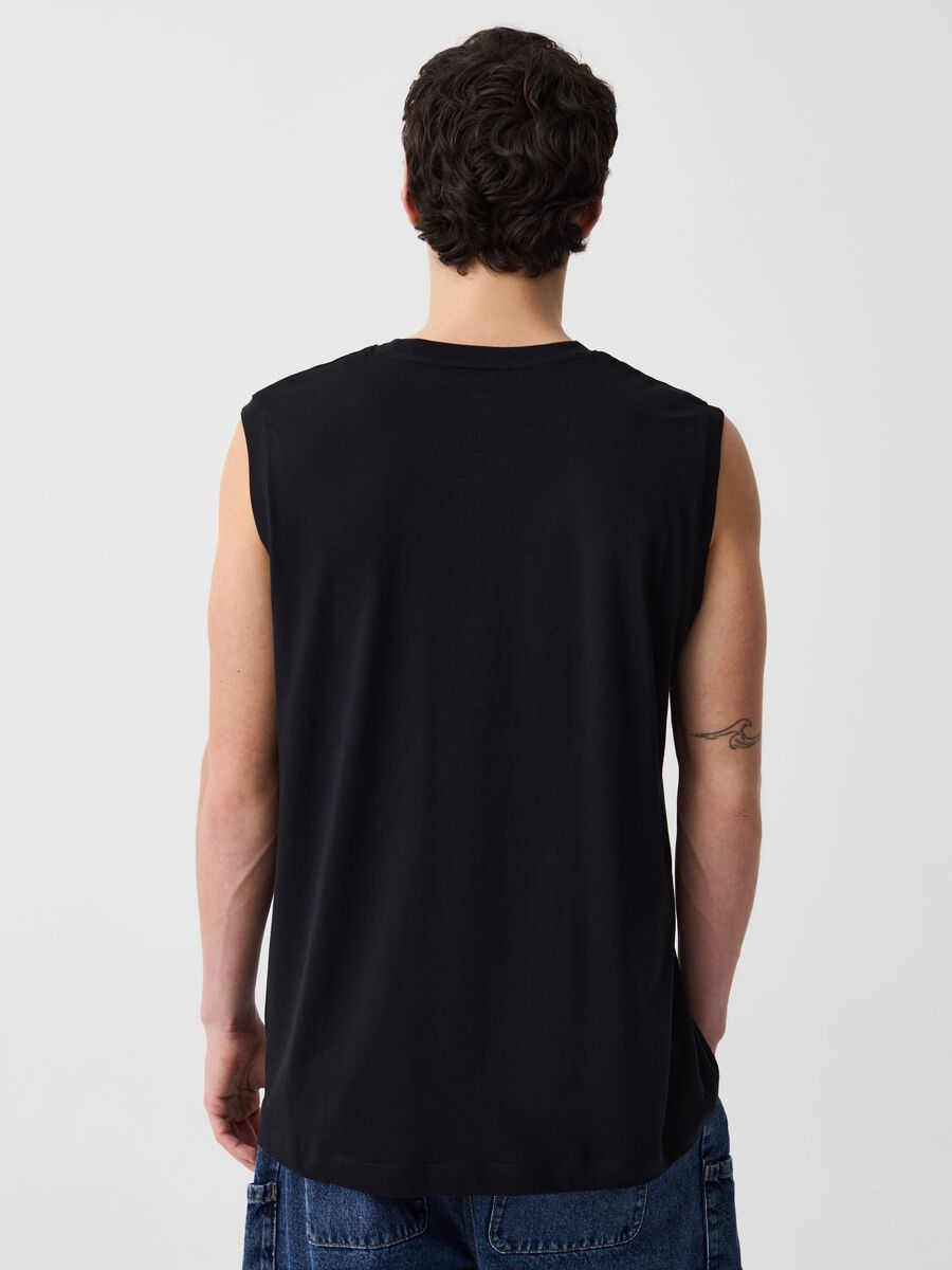 Tank top with round neck with V detail_2