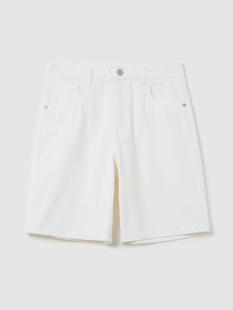 Baggy-fit Bermuda shorts in denim with five pockets_4