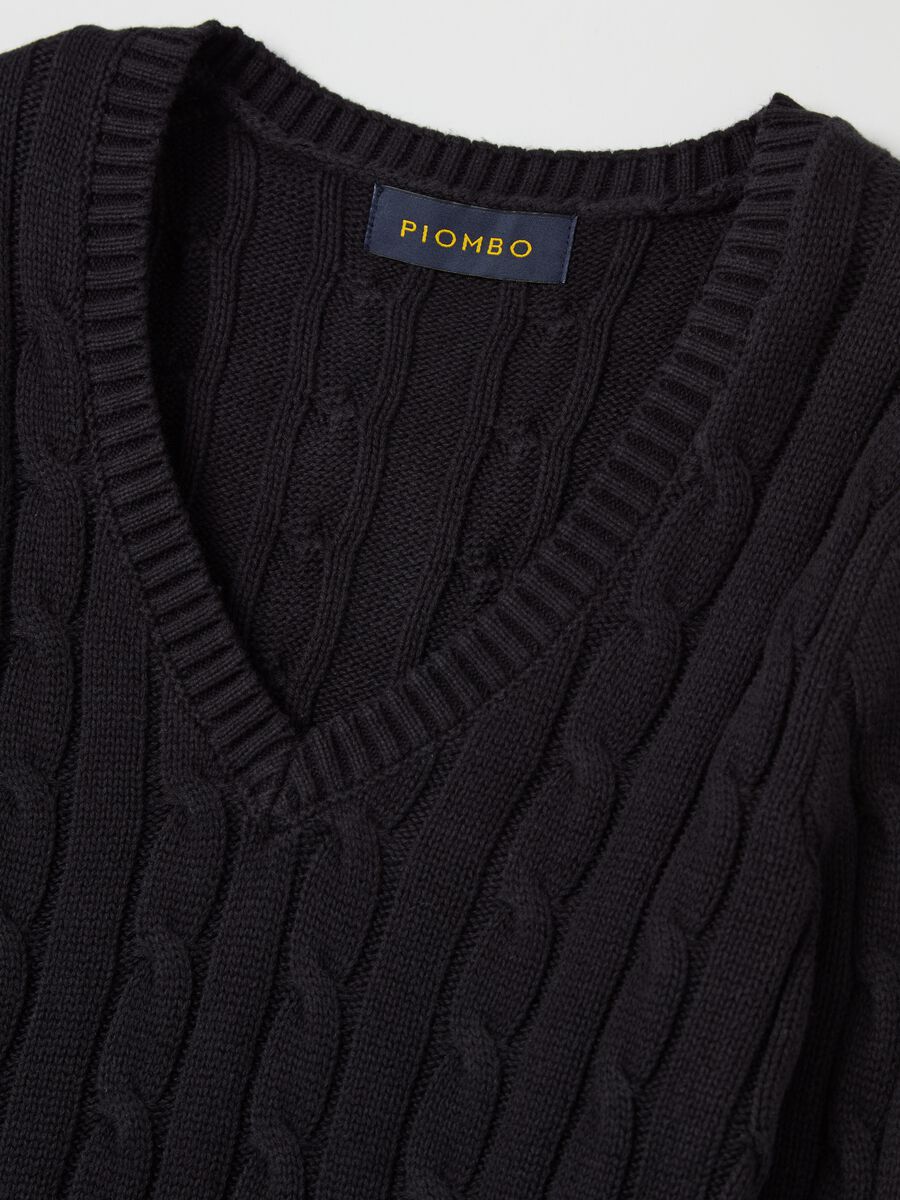 Cable-knit pullover with V neck_5