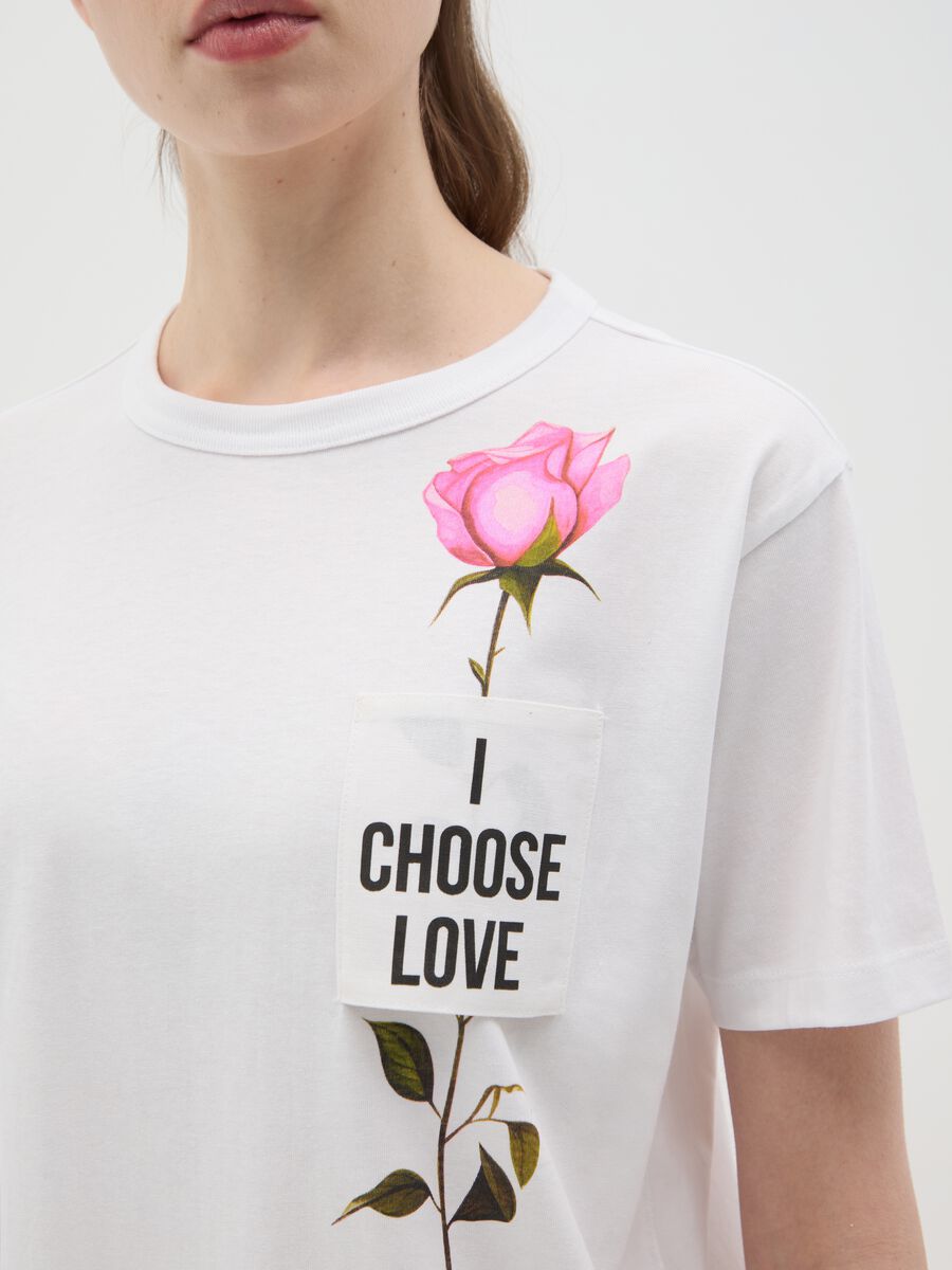 White T-shirt with "I Choose Love" print_2