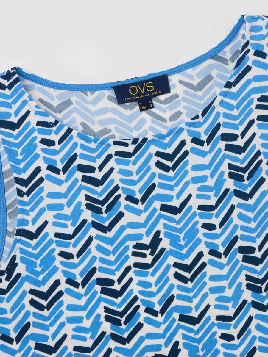 Light blue tank top with geometric pattern_5