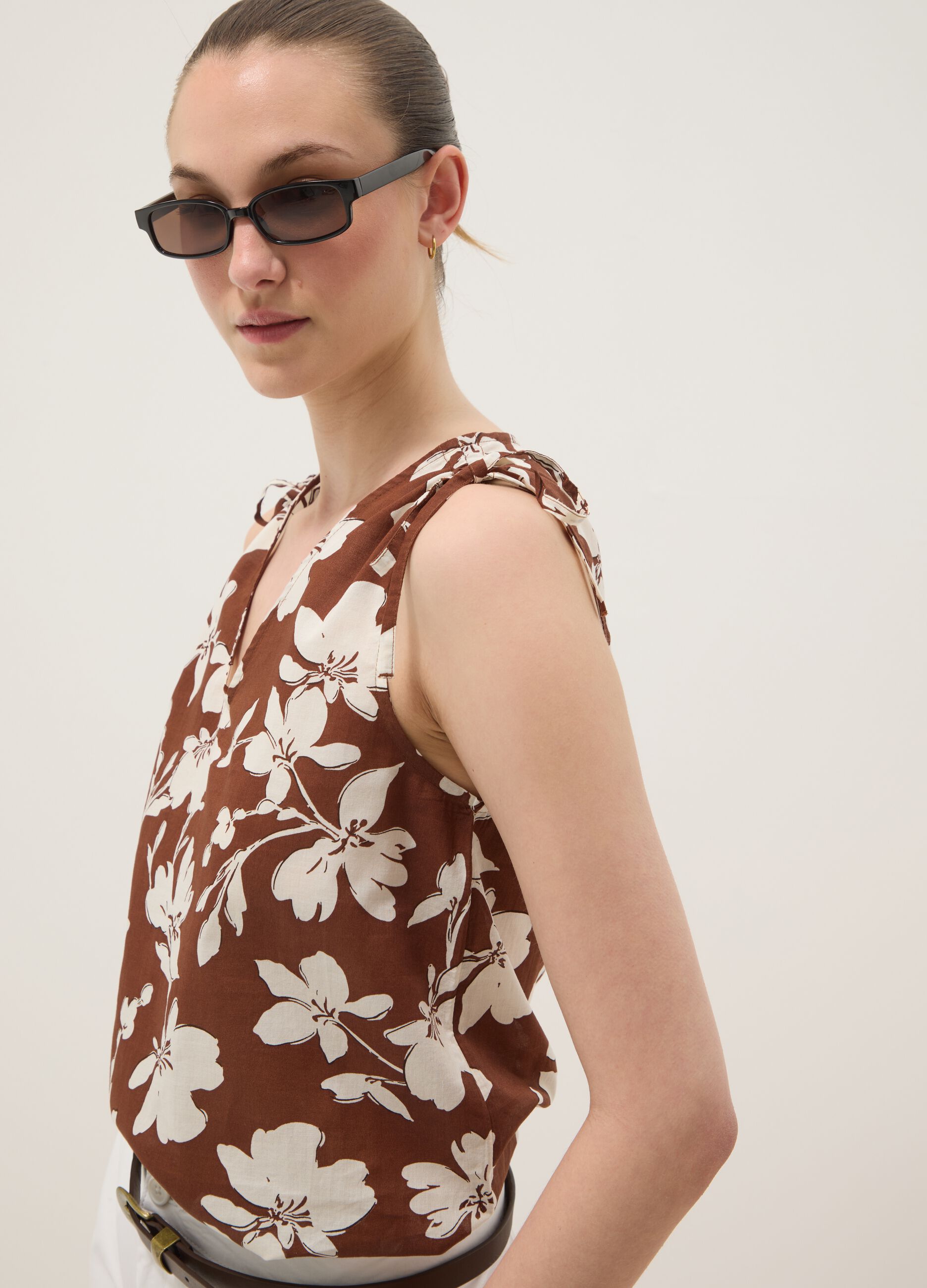 Brown pure cotton V-neck floral print blouse, regular fit
