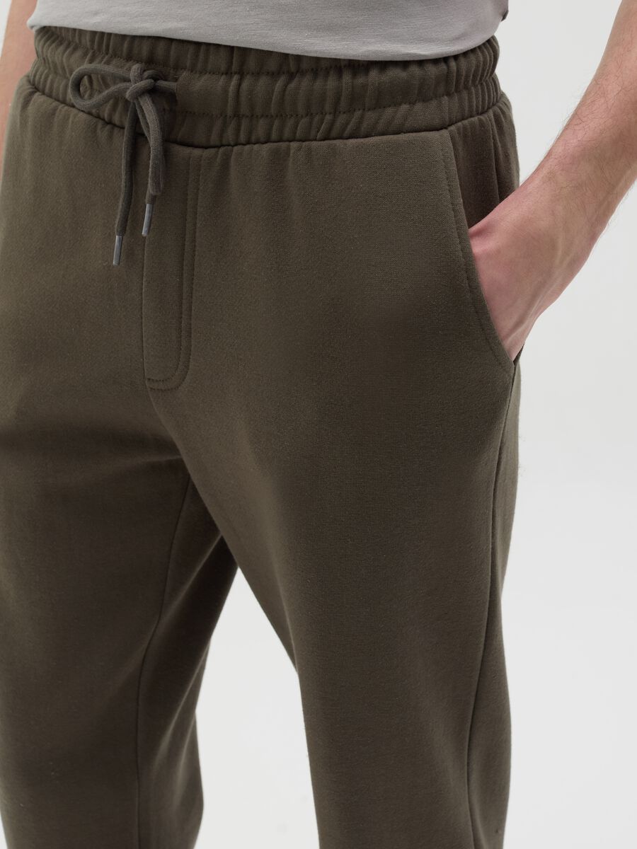 Essential fleece joggers with drawstring_2