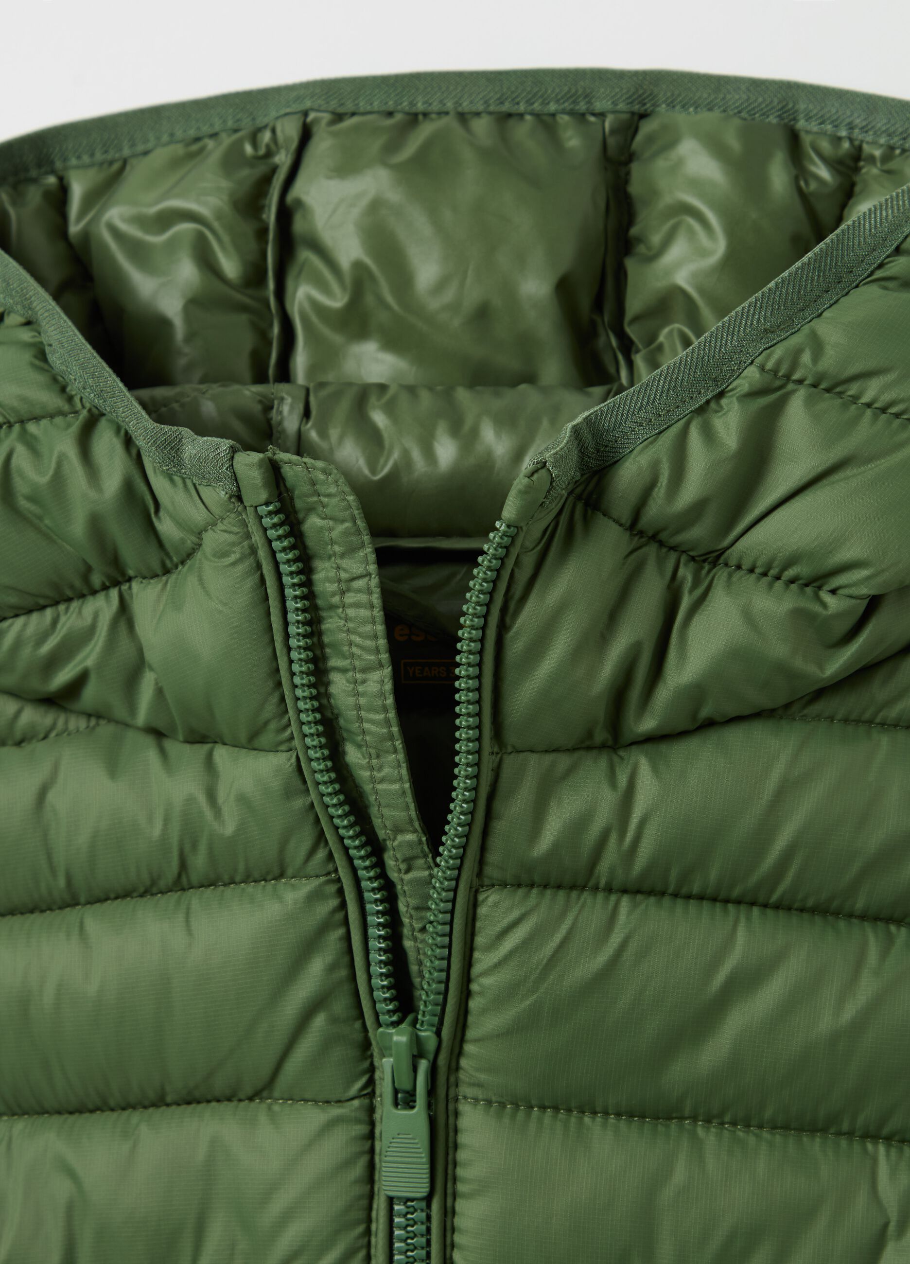 Ultralight gilet with hood