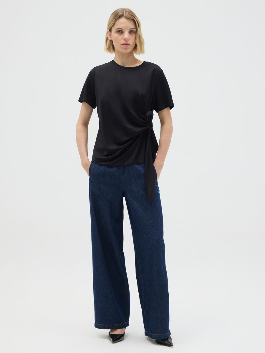 Black viscose blend fitted T-shirt with knot_1