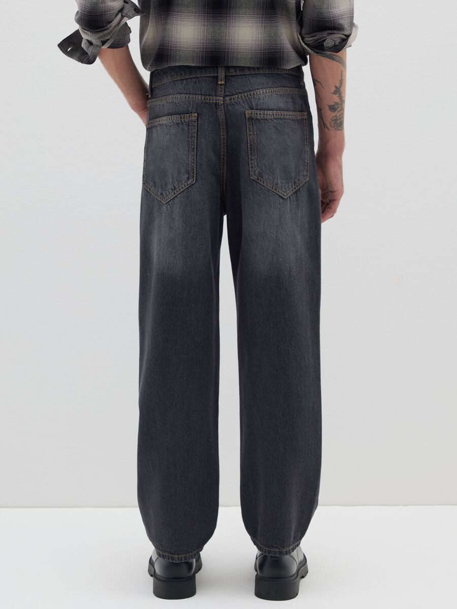 Jeans baggy grigio in cotone_2