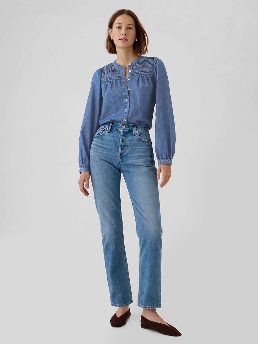 Camicia in denim blu con dettagli lavorati_1