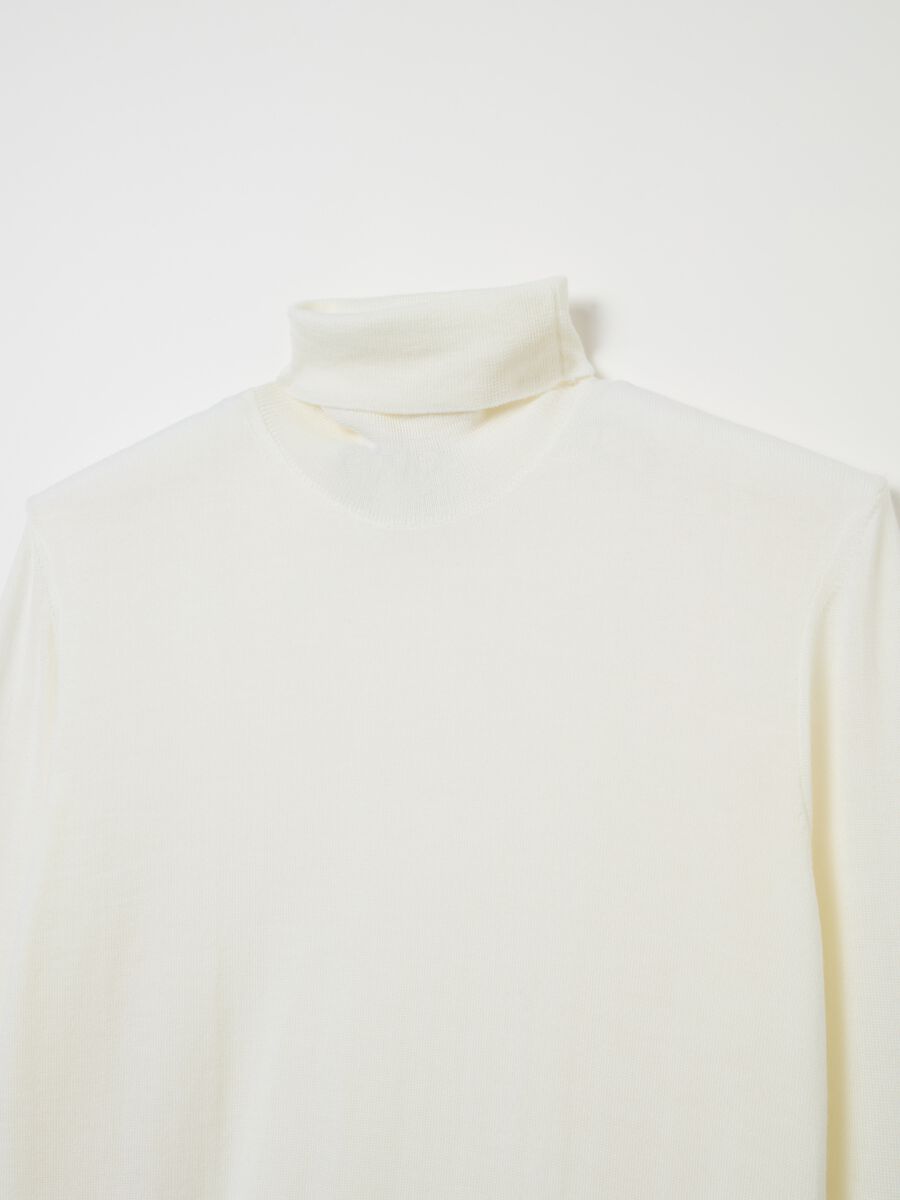 Turtle-neck Merino wool pullover_1