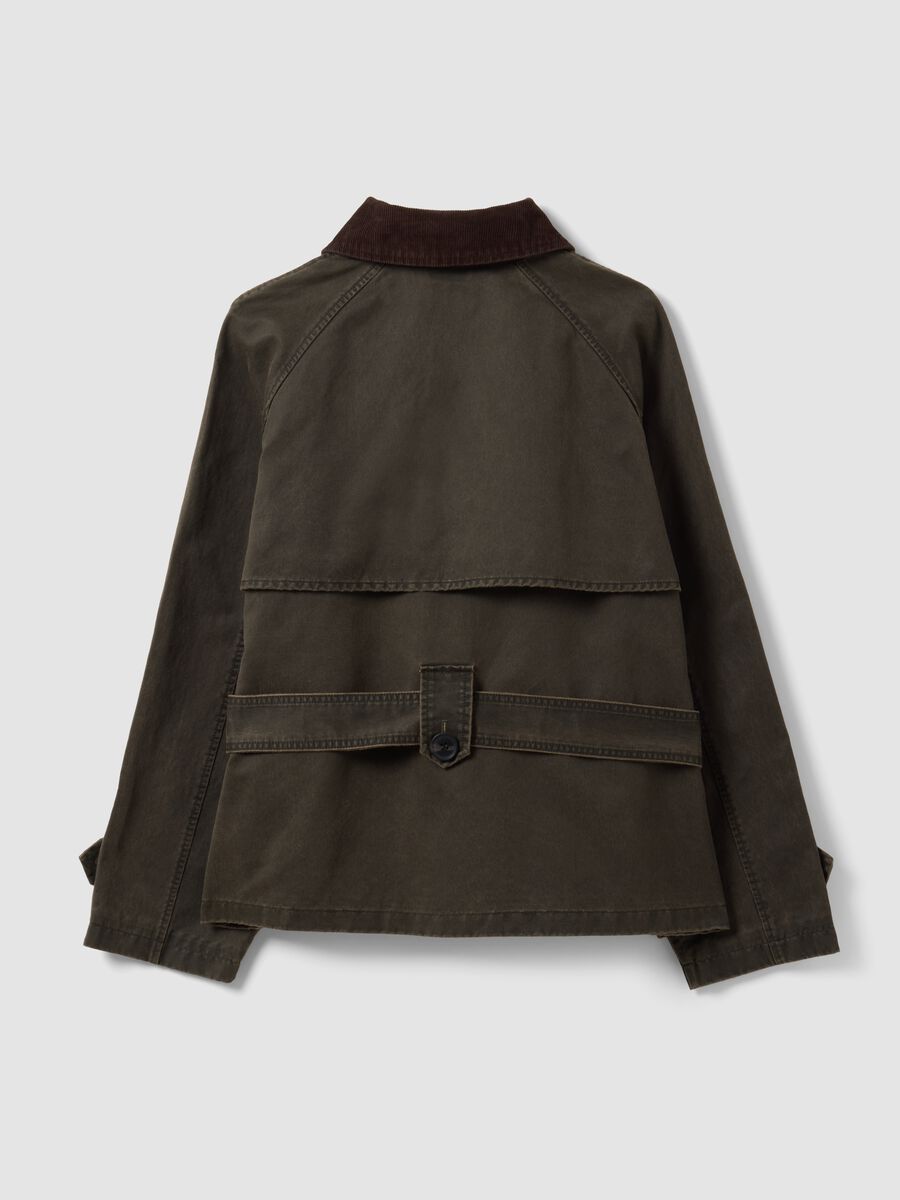Trench verde in misto cotone con colletto a contrasto regular fit_2
