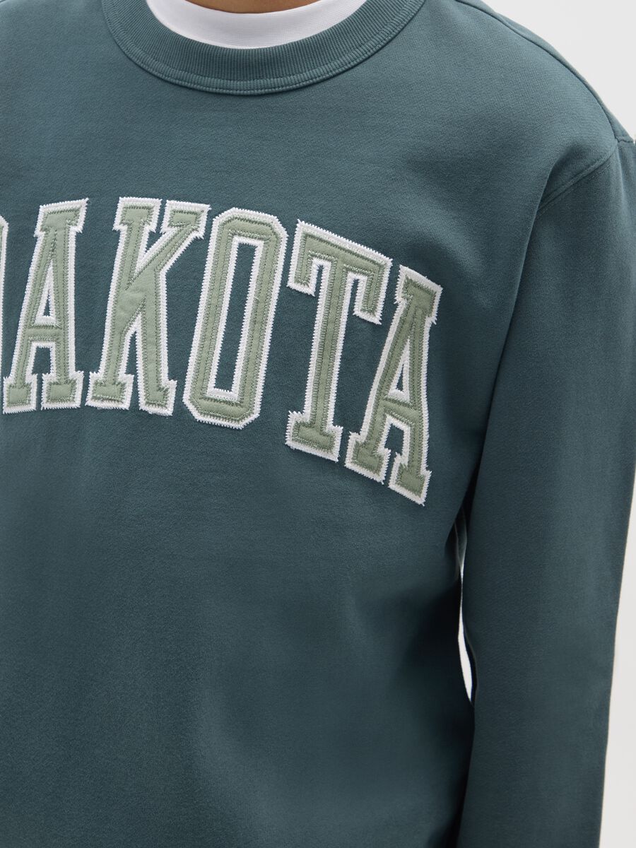 Felpa verde da bambino a girocollo con scritta _3