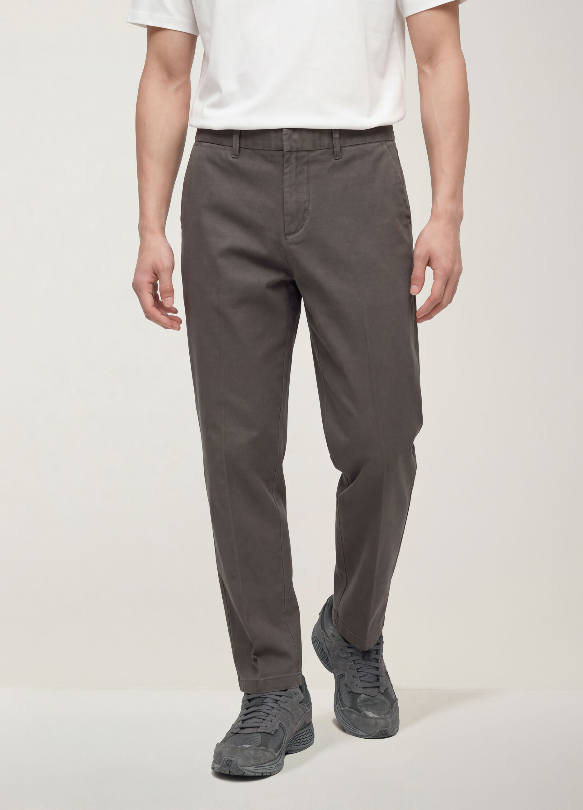Pantaloni chino grigi in twill di cotone elasticizzato regular tapered fit