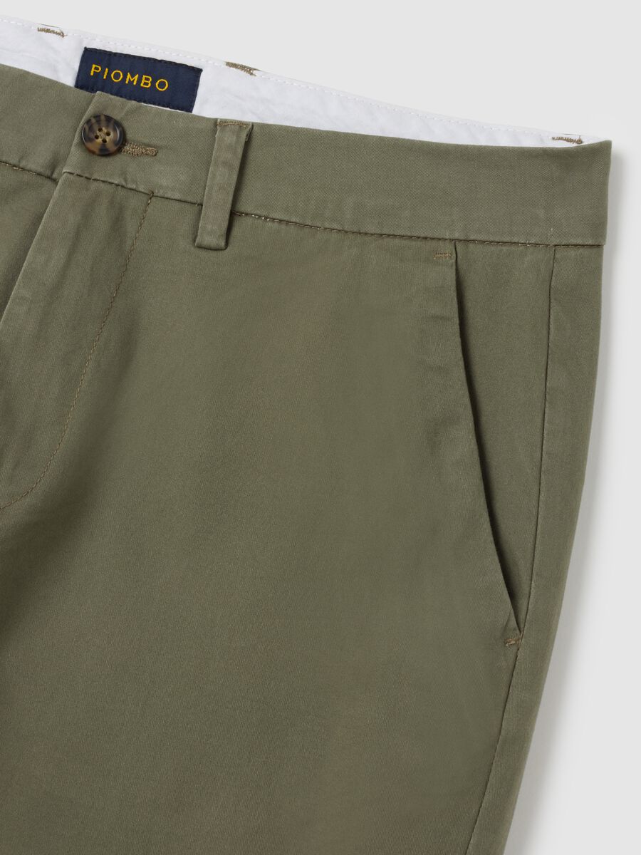 Green stretchy cotton trousers in regular fit_5