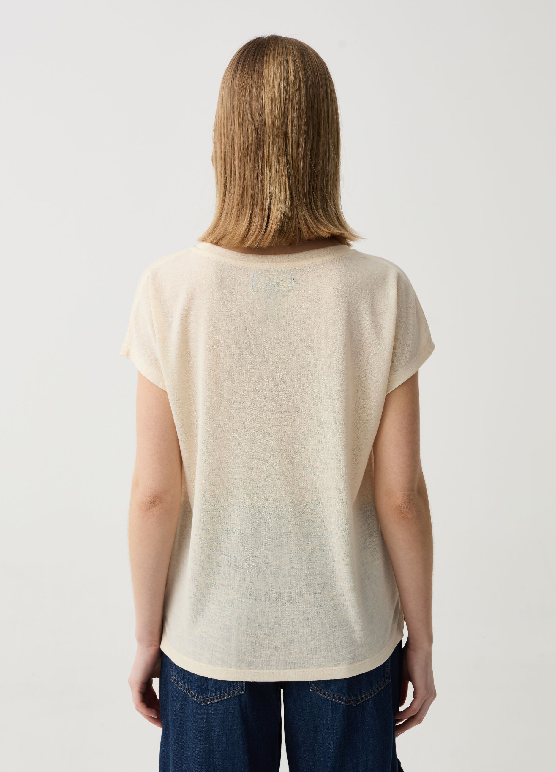 T-shirt with round neck and crochet pocket