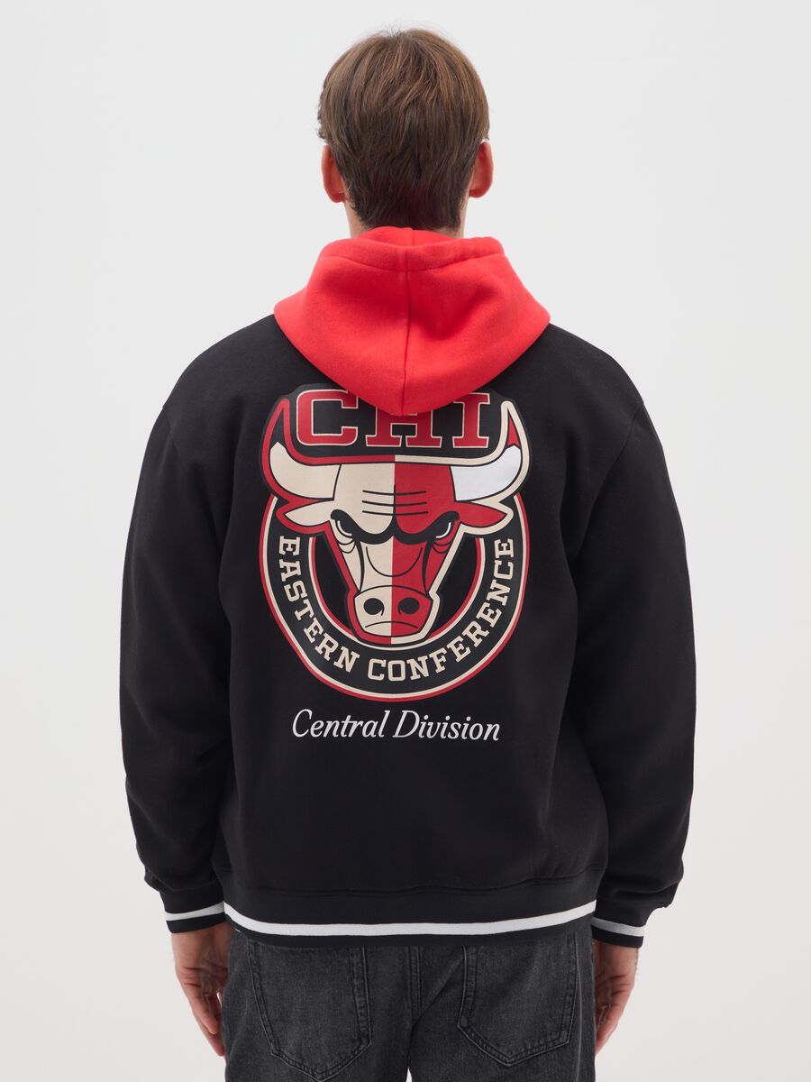 Black Chicago Bulls Jacket with Embroidered Details_2