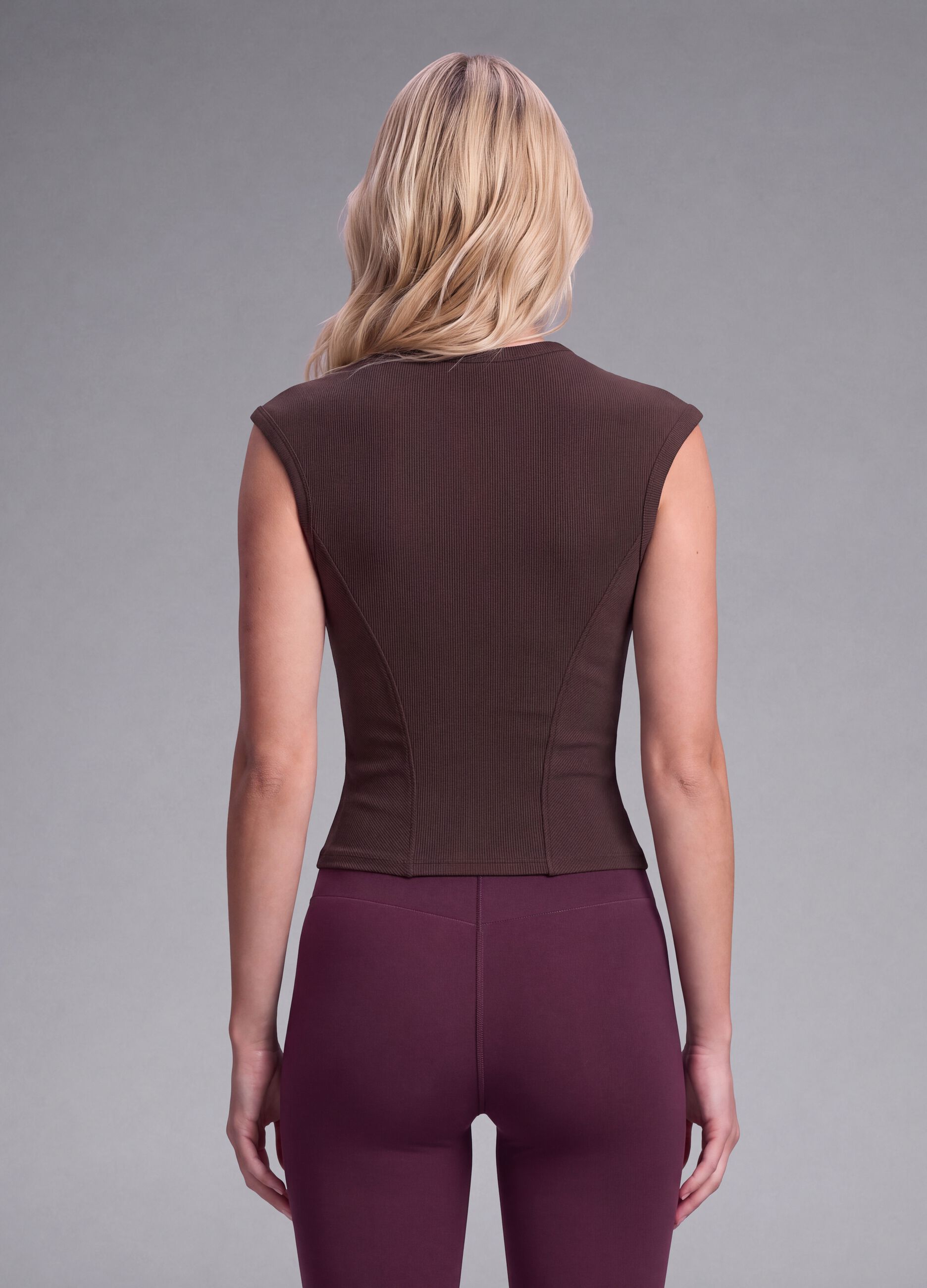 T-shirt fitted marrone in modal elasticizzato a costine ALTAVIA STUDIO