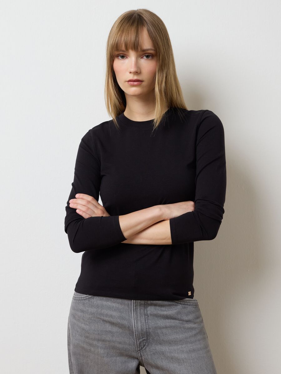 Black cotton blend regular fit t-shirt_1
