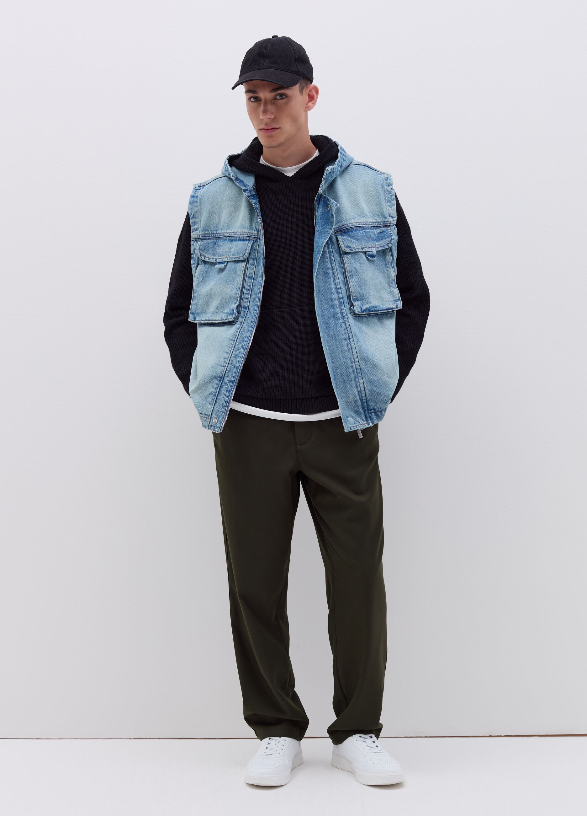 Gilet in denim con cappuccio