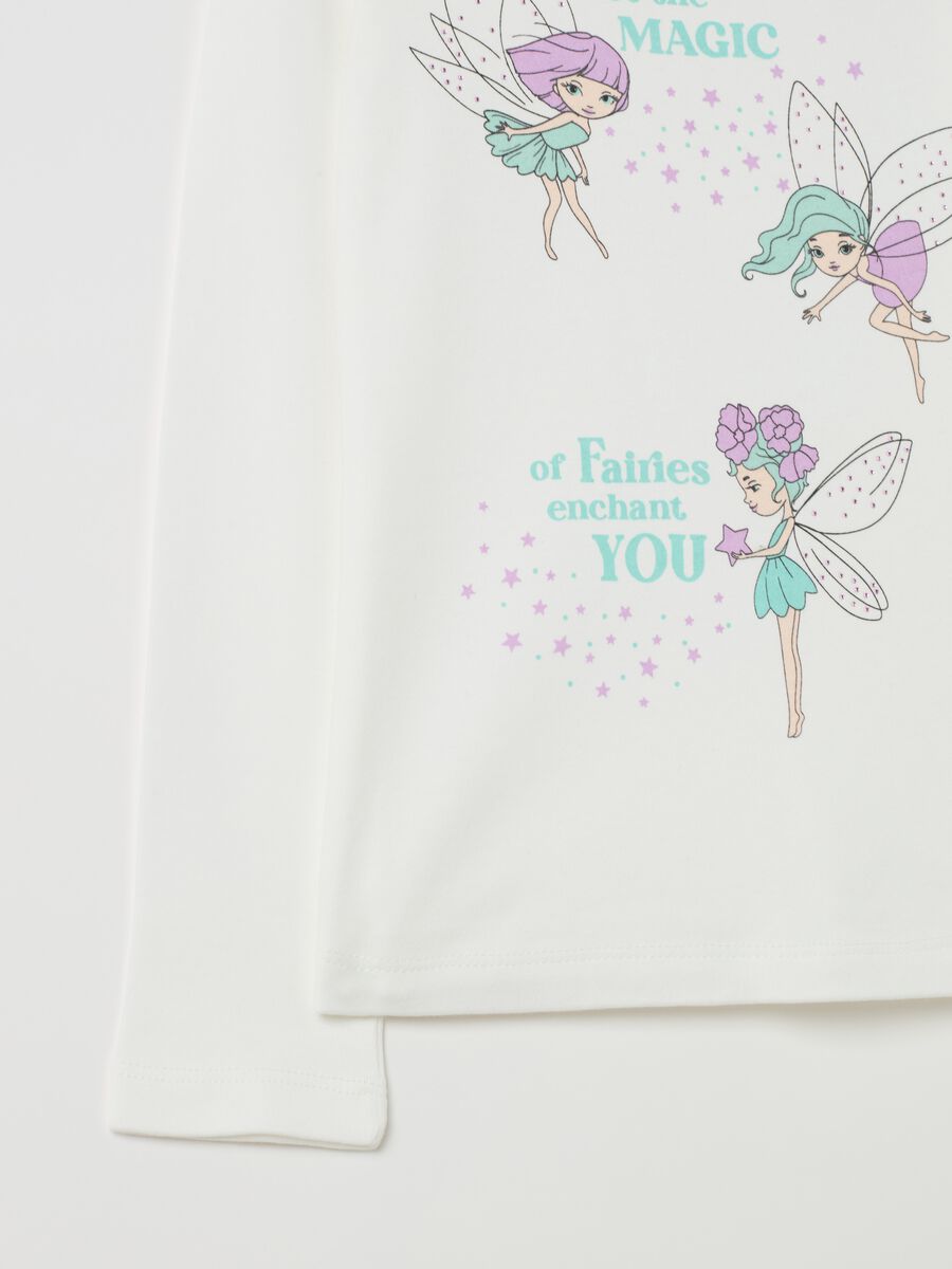 T-shirt with mock neck with print and diamantés_3