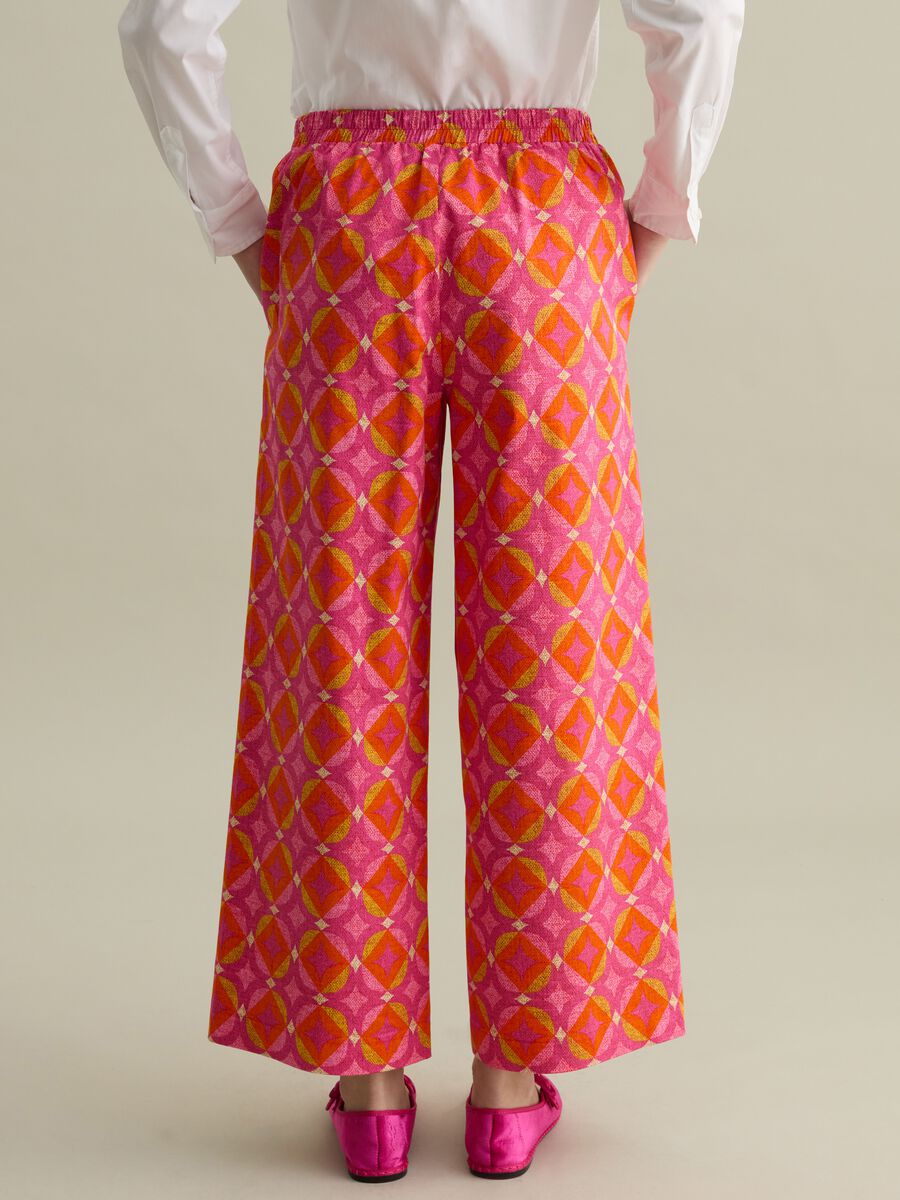 Wide-leg trousers with all-over print_3