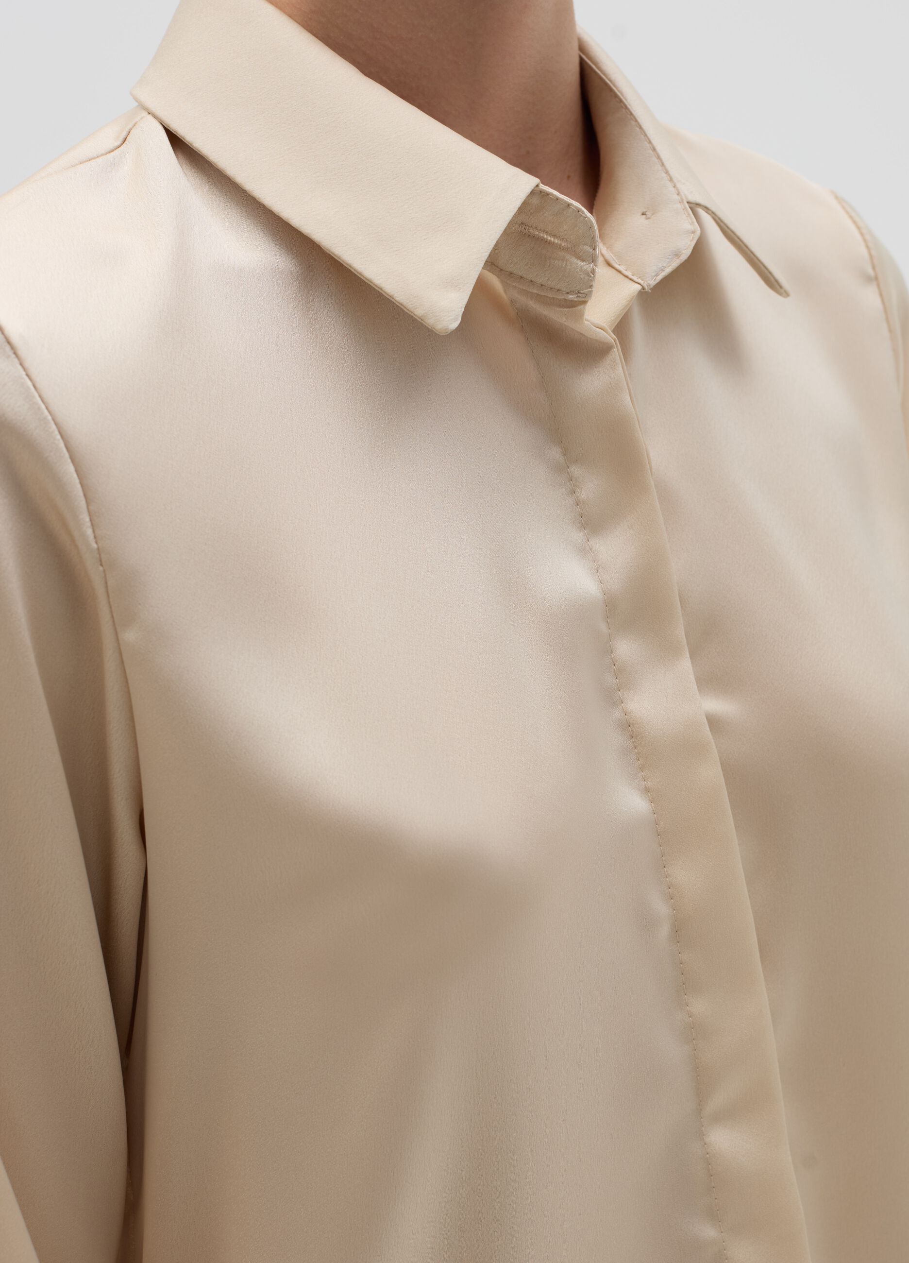 Solid colour satin shirt
