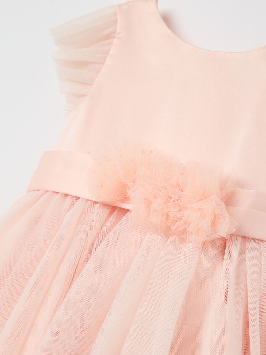 Abito in tulle con applicazione floreale_2