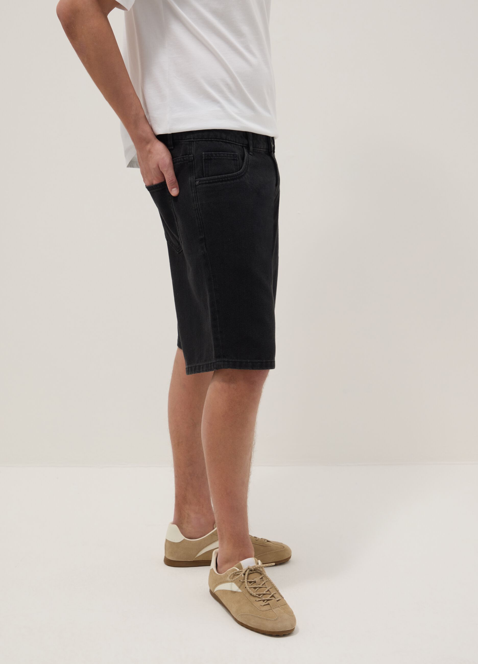 Black denim Bermuda shorts in cotton blend, regular fit