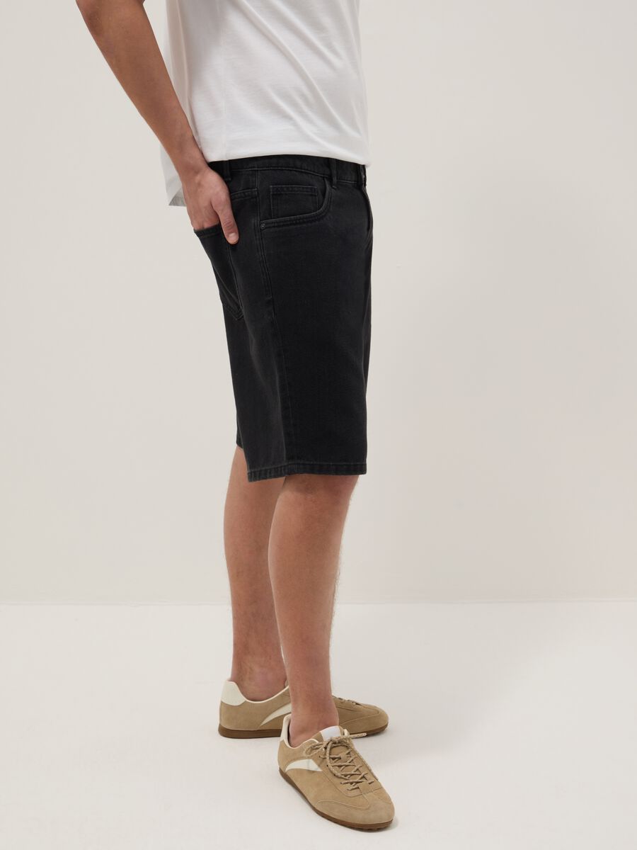 Black denim Bermuda shorts in cotton blend, regular fit_3