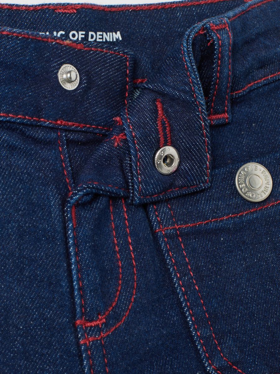 Girls' blue denim culotte pants with embroidery_2