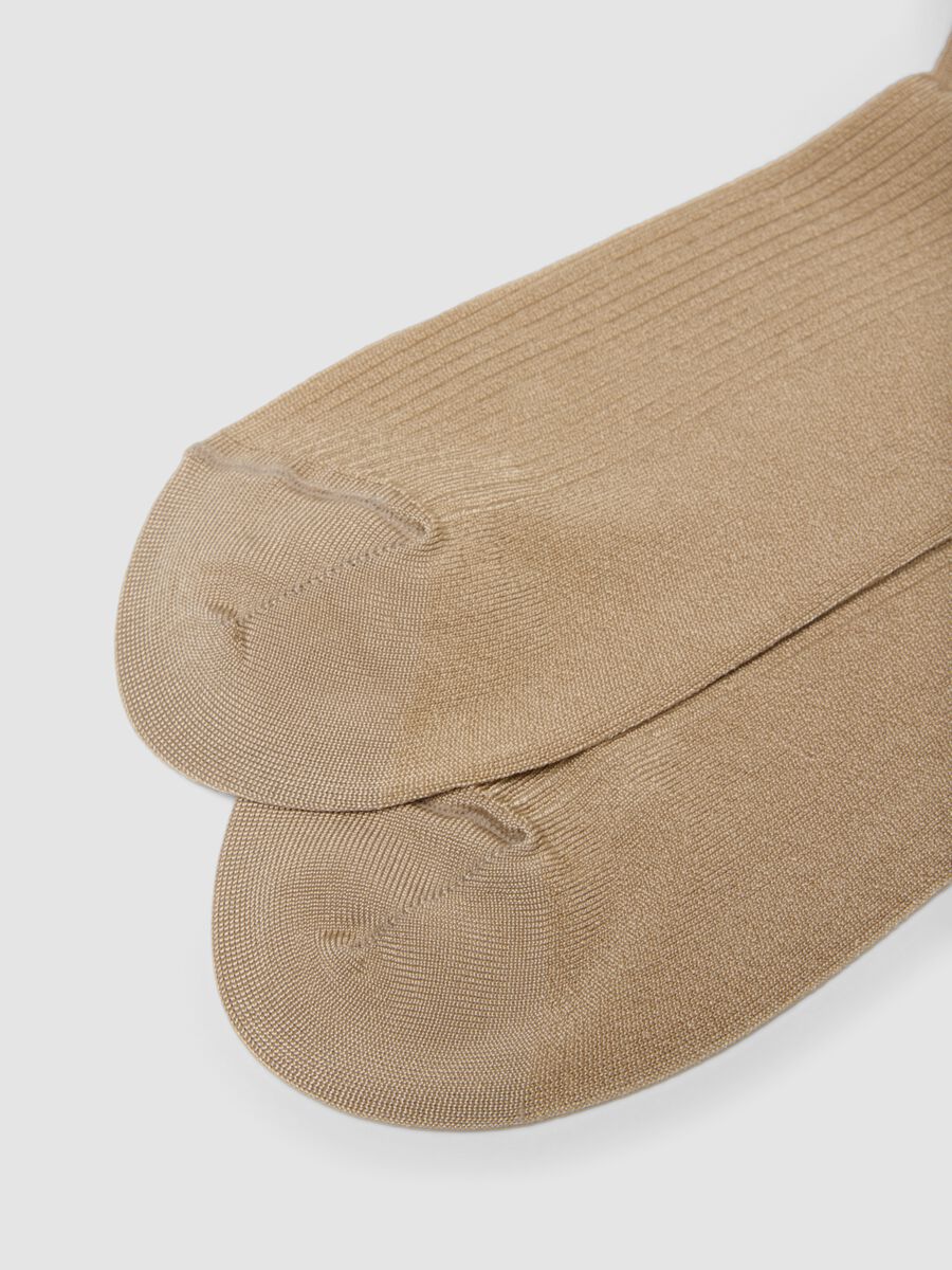 Beige long socks in stretch viscose_2