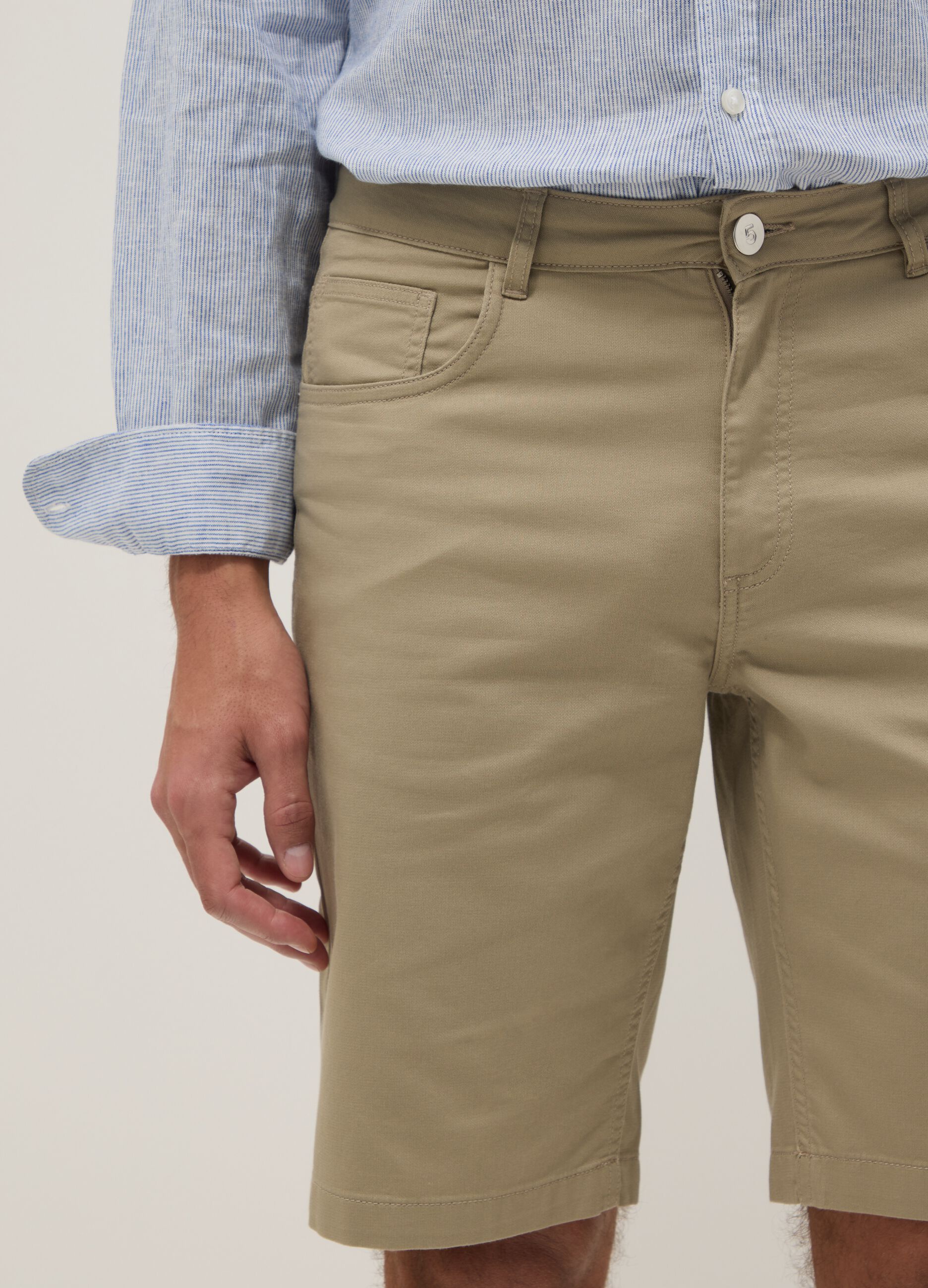 Beige stretch cotton Bermuda shorts