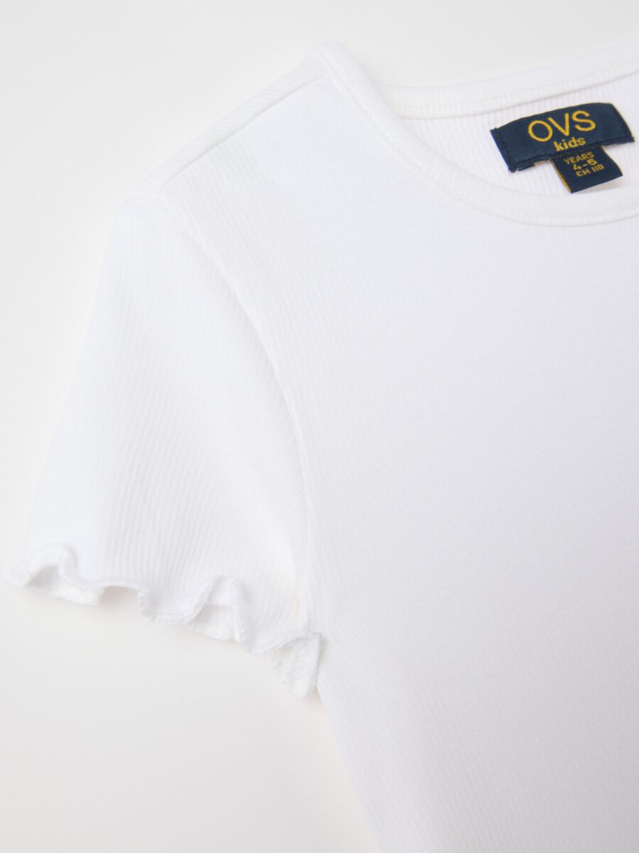 White ribbed T-shirt with wavy edging_2