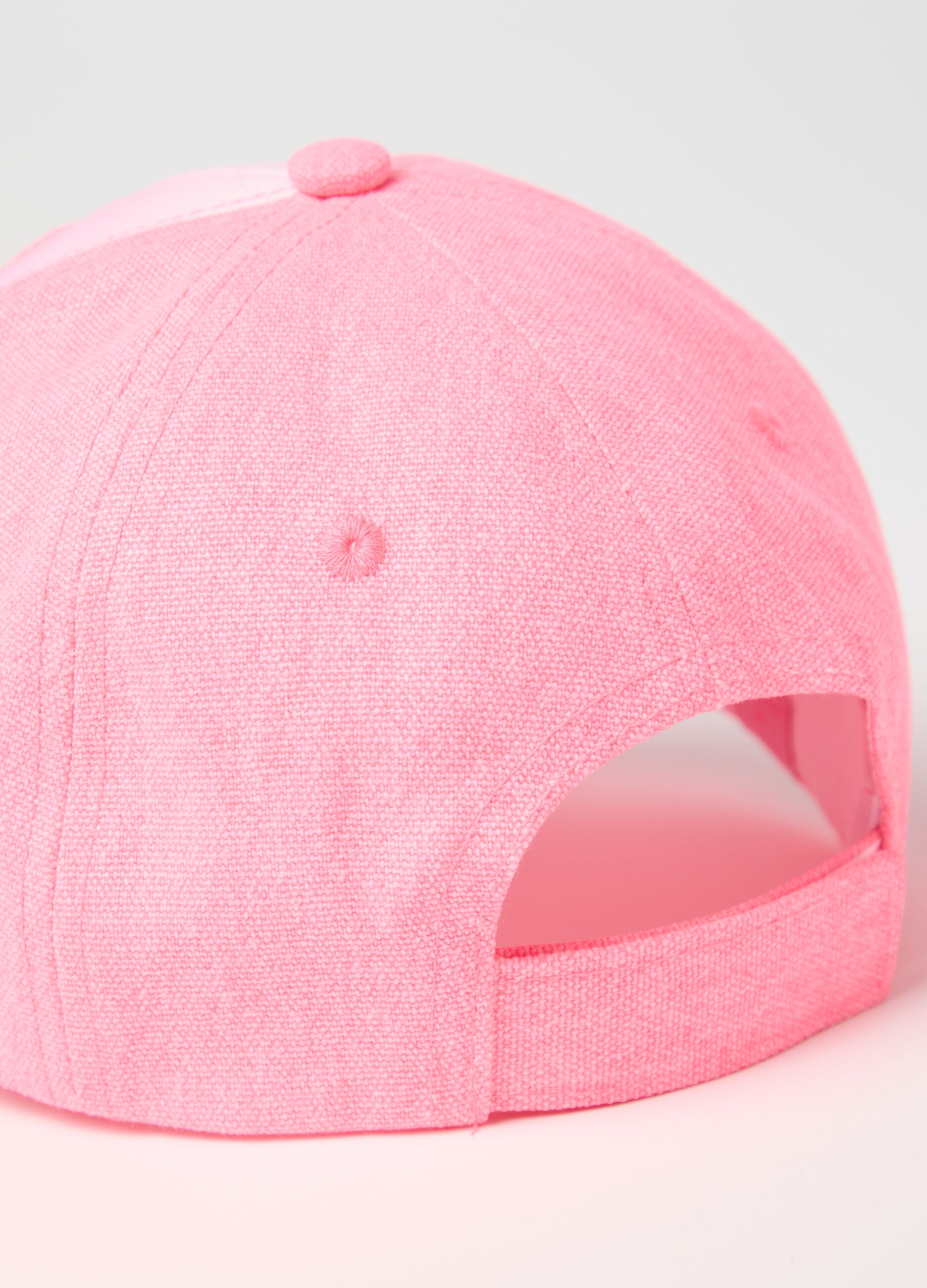 Pink cap with multicoloured heart