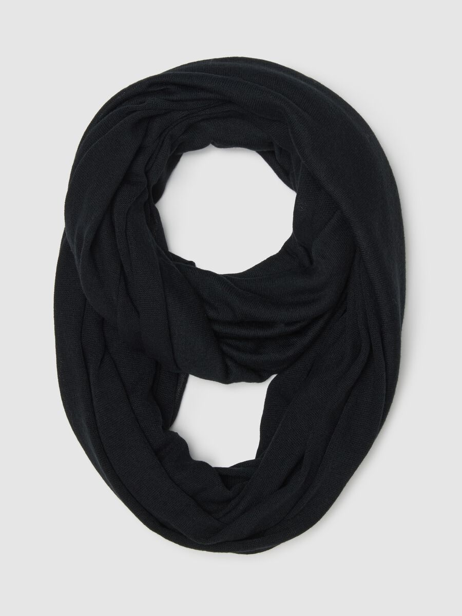 Black Scarf_0