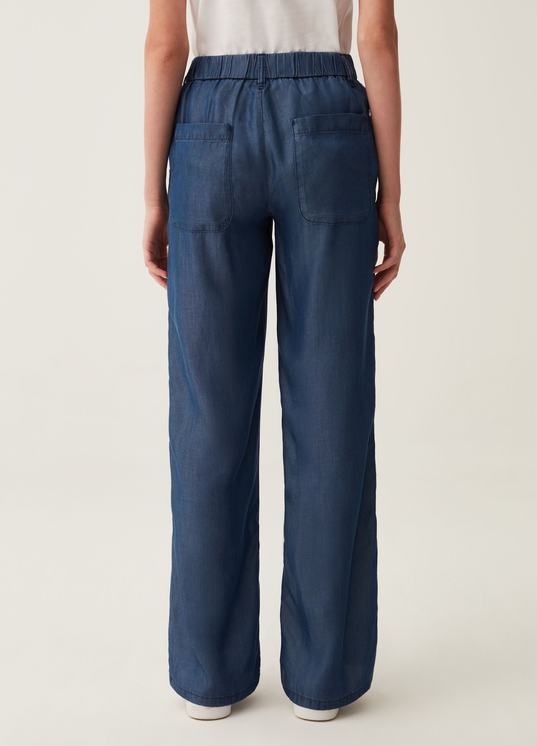 Jeans straight fit in tessuto fluido_2