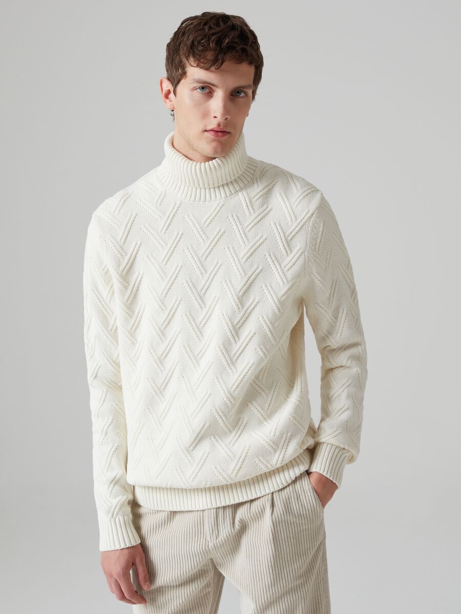 Turtle-neck herringbone pullover_1