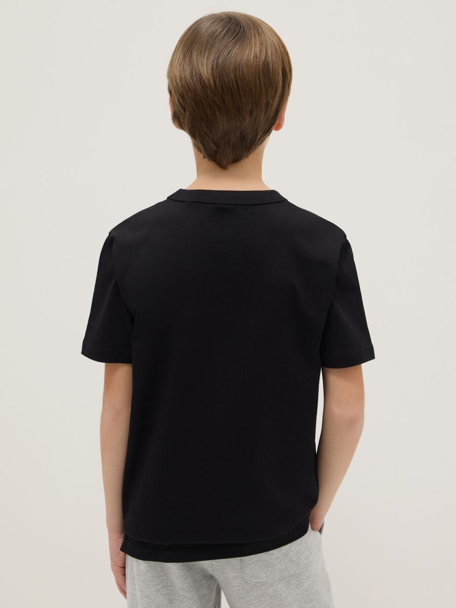 Boy's black crew neck T-shirt in pure cotton, over fit_1