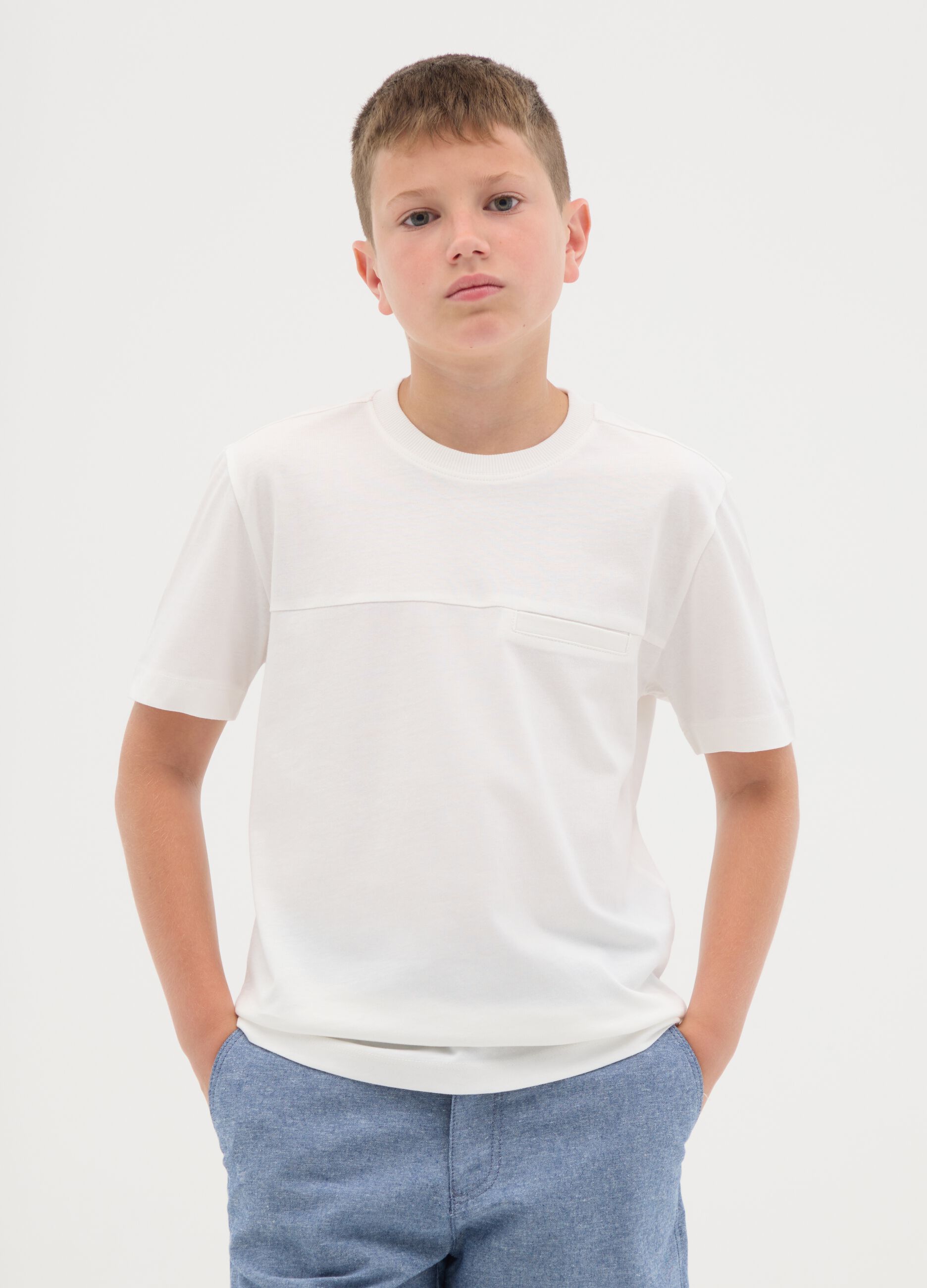 Boy's white pure cotton regular fit t-shirt with print