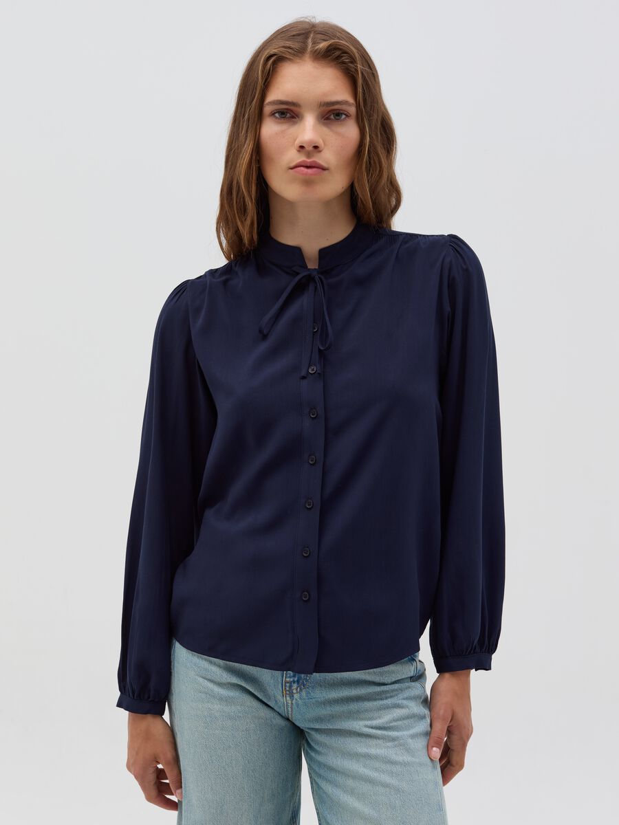 Blusa in viscosa con foulard_0