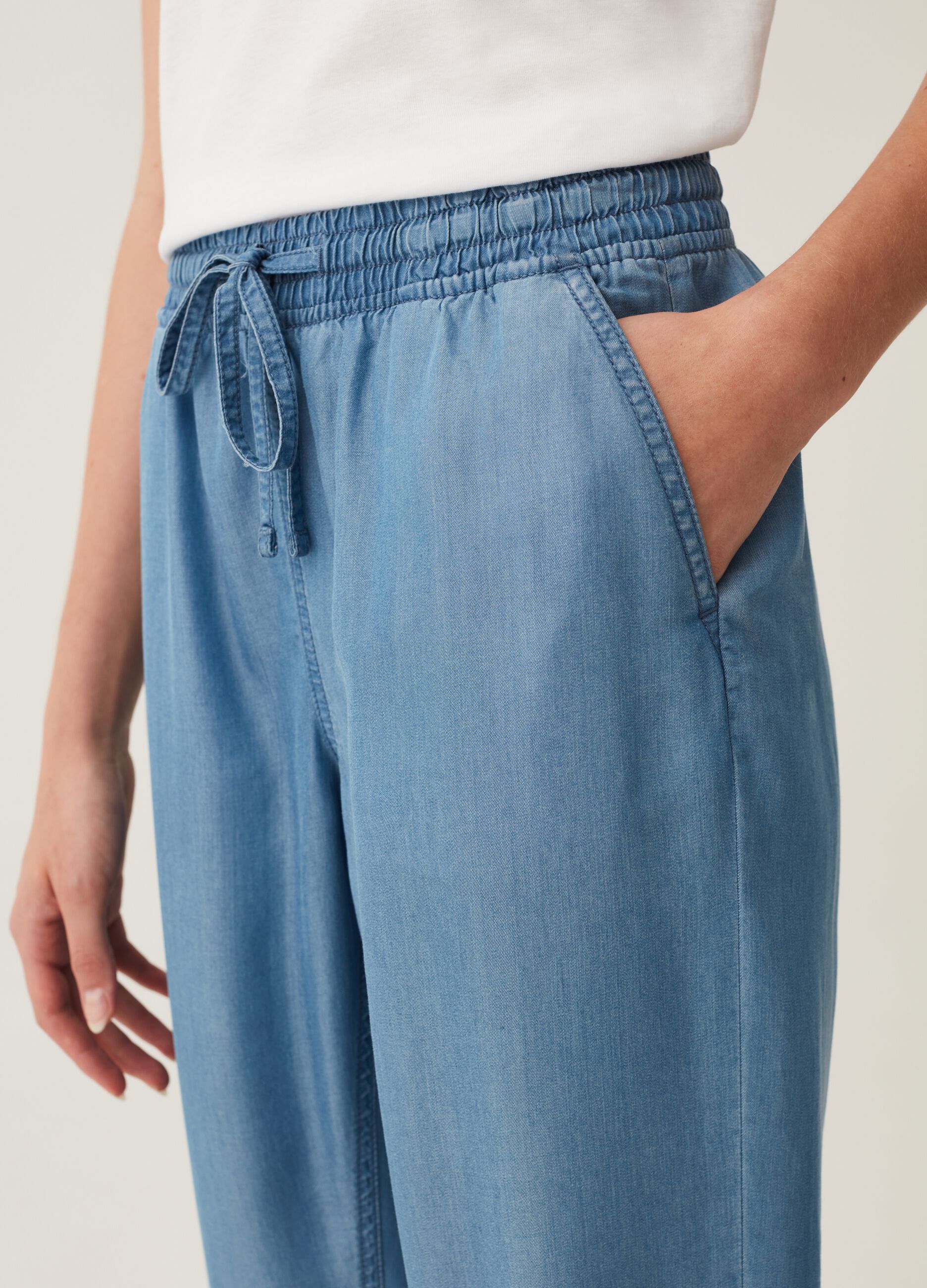 Joggers effetto denim con coulisse_3