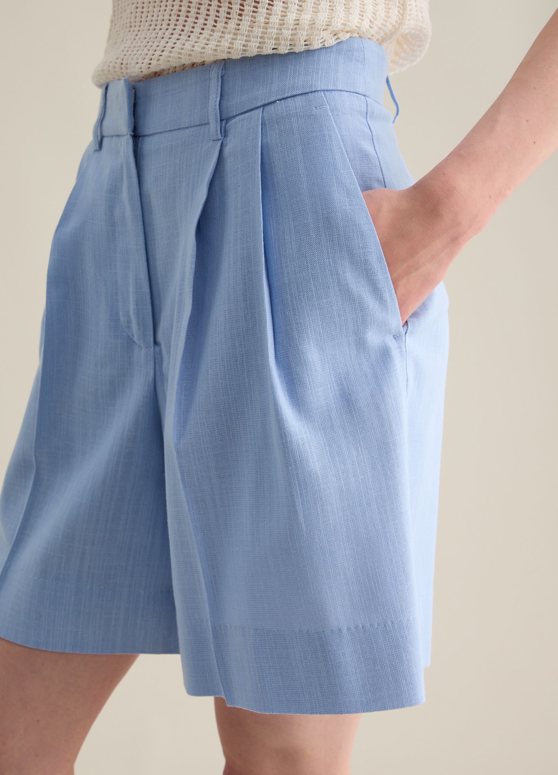 Bermuda da donna in misto cotone azzurri regular fit
