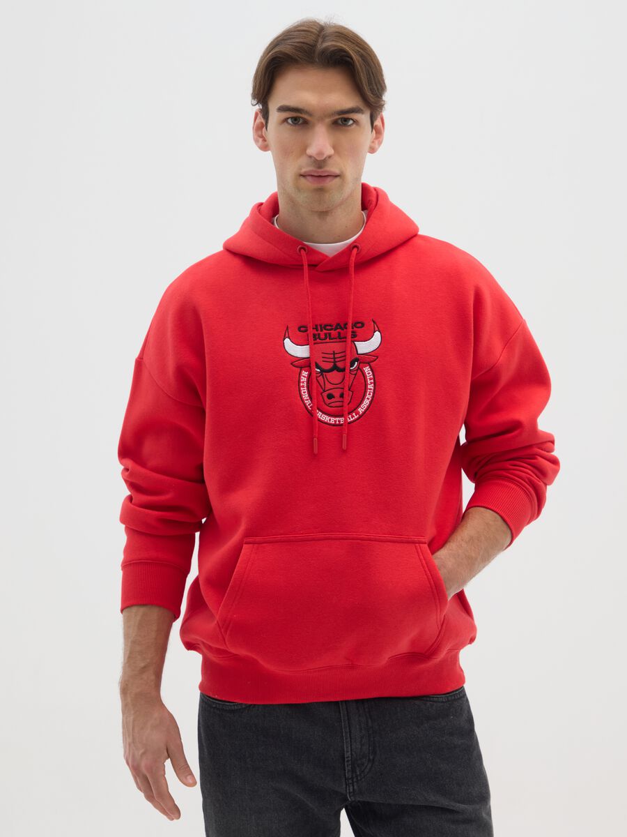 Felpa in misto cotone rossa con logo Chicago Bulls_0