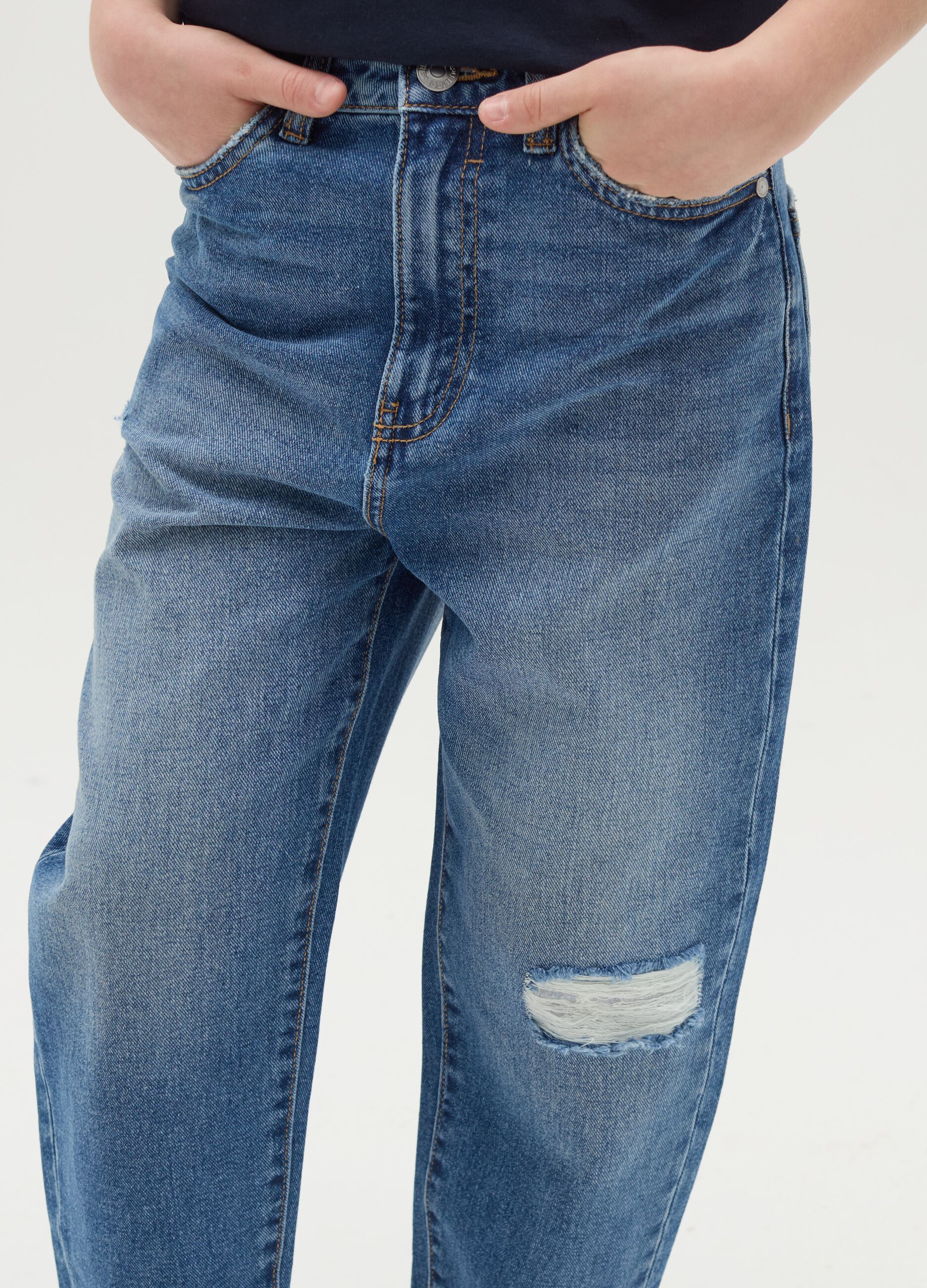 Baggy fit distressed jeans
